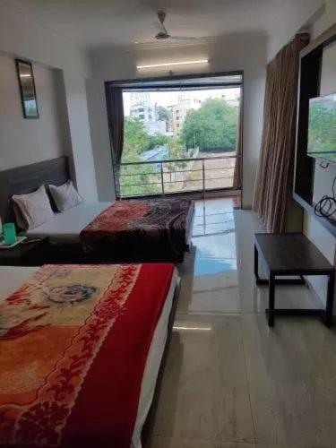 Hotel Shree Sai Sirdi Kültér fotó