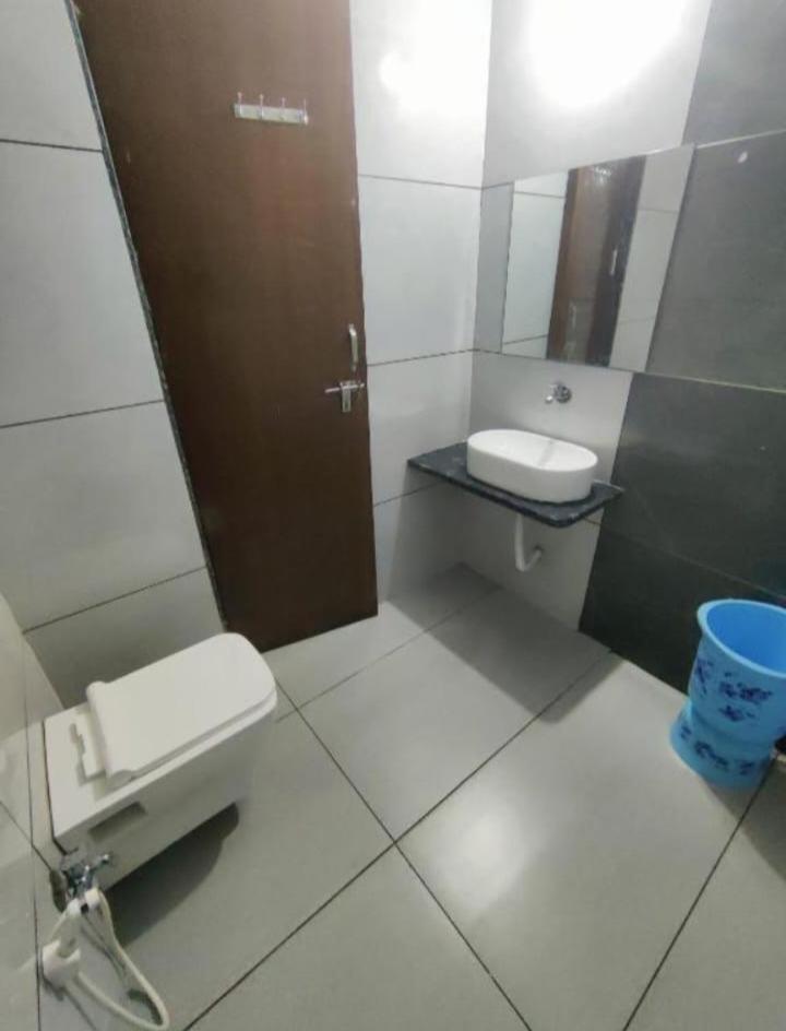 Hotel Shree Sai Sirdi Kültér fotó