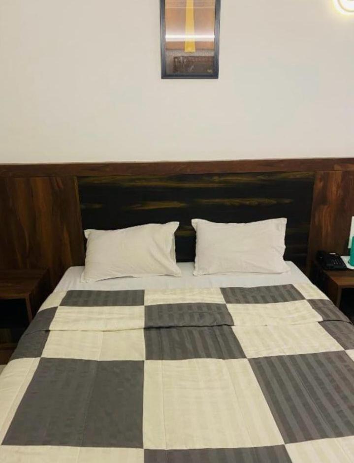 Hotel Shree Sai Sirdi Kültér fotó